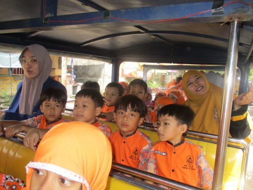 Naik Kereta Kelinci (2)