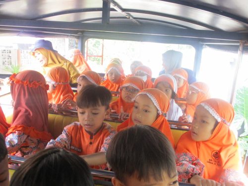 Naik Kereta Kelinci (3)
